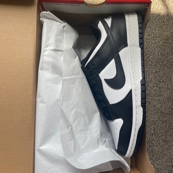 Nike Dunk Low Retro White Black Panda - Picture 6 of 6